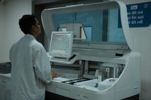 An AI-powered blood test analyzing neurodegenerative biomarkers